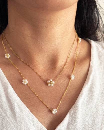 Daisy Pearl Flower Necklace