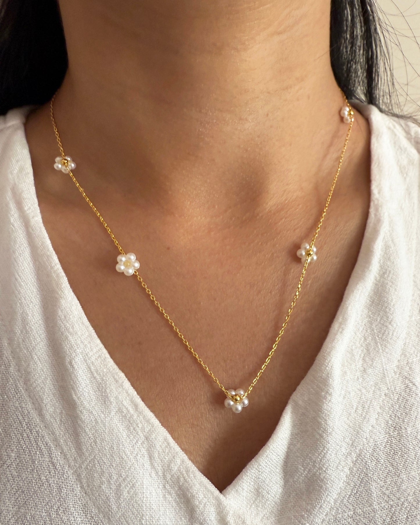 Daisy Pearl Flower Necklace