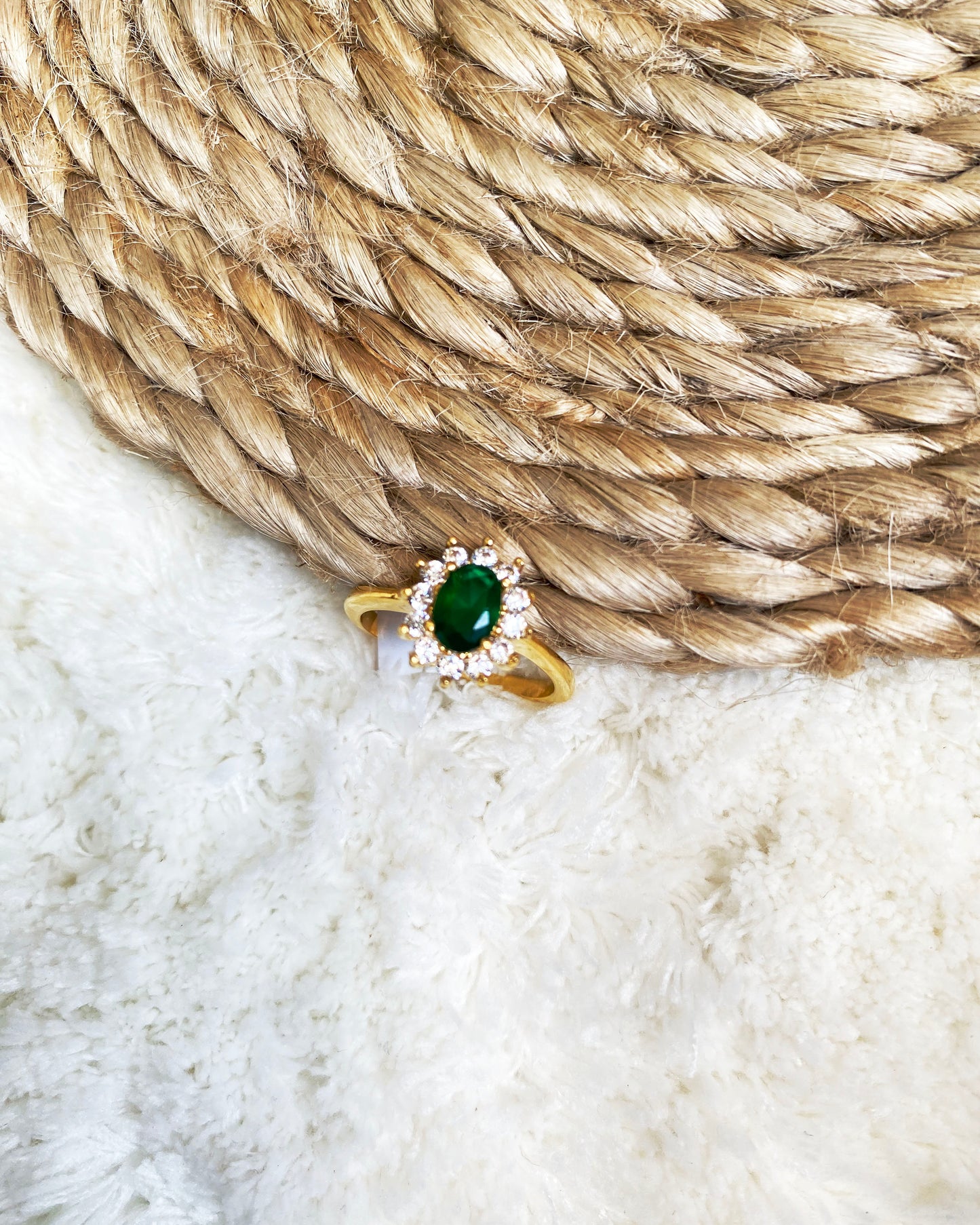 Annilos Emerald Ring