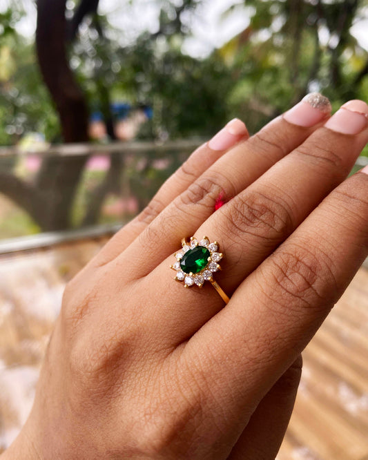 Annilos Emerald Ring