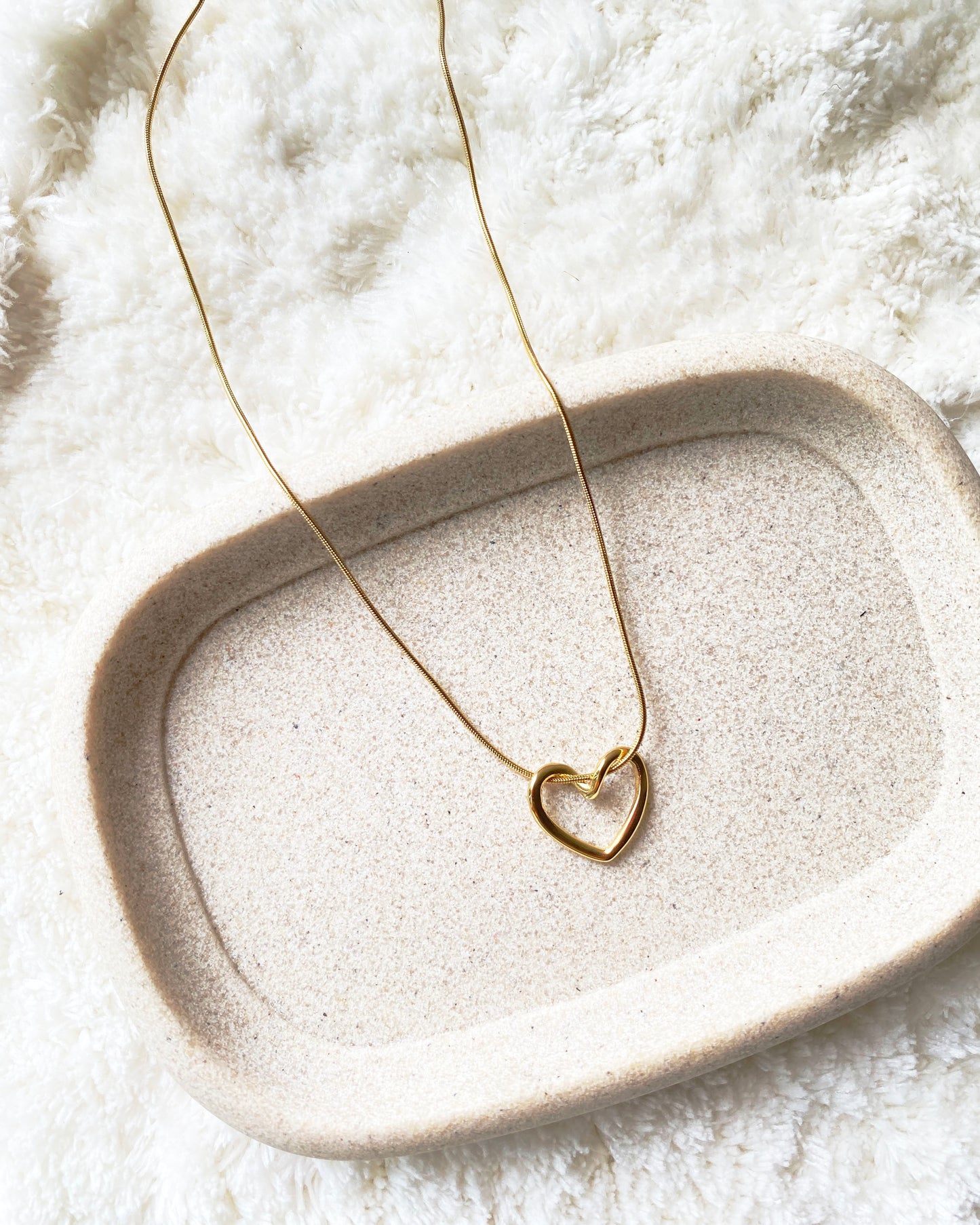 Hollow Love Necklace